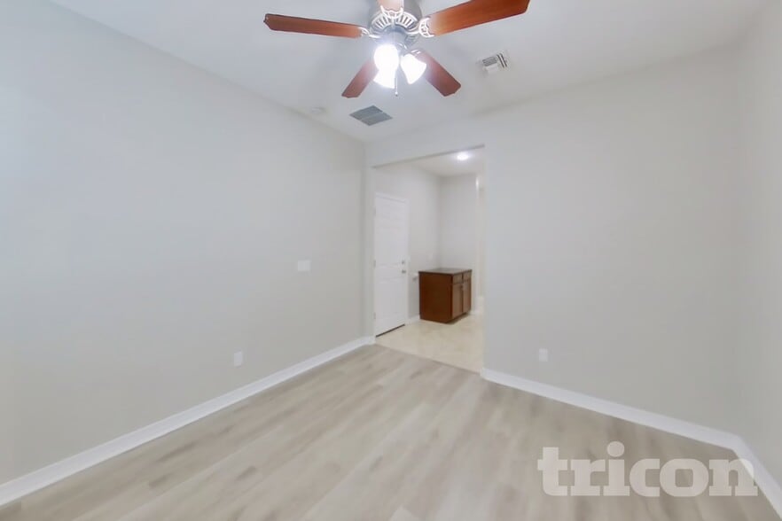 Building Photo - 34953 N Open Range Dr