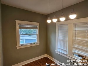 Building Photo - 1022 W Gramercy Pl