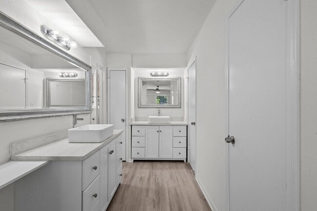Building Photo - 2102 Silver Moon Trail
