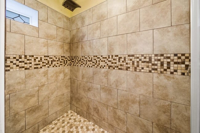 Building Photo - 501 Dolphin St