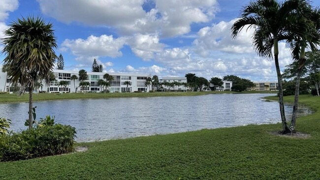 Building Photo - 123 Deer Creek Blvd