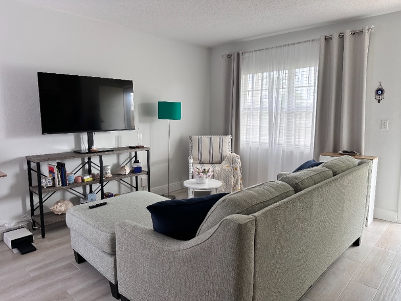 Building Photo - 1481 S Ocean Blvd