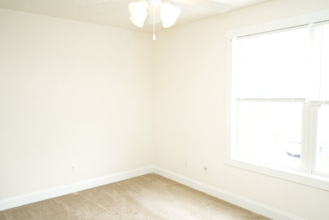 Building Photo - 306 Marquette Ct