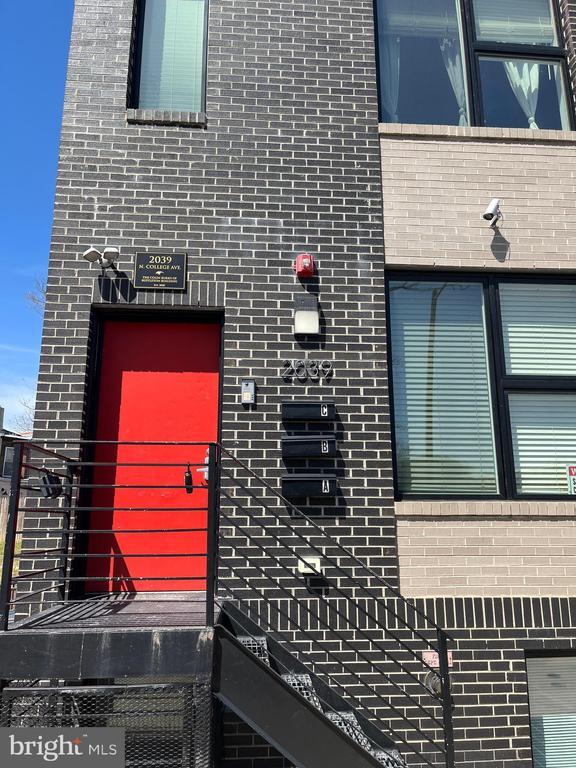 Building Photo - 2035 N College Ave