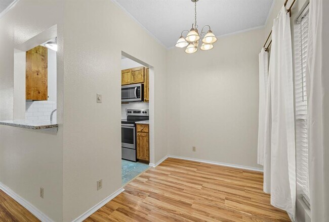 Building Photo - 2804 Rio Grande St