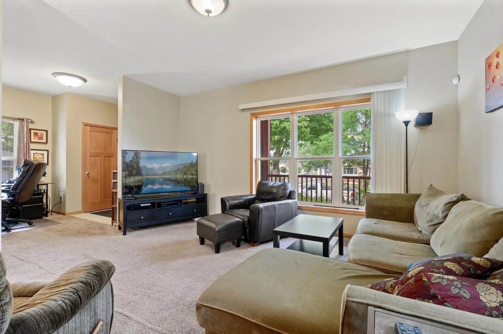 Building Photo - 1600 N Thomas Ave