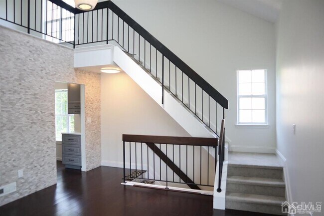 Building Photo - 1306 Commons at Kingswood Dr