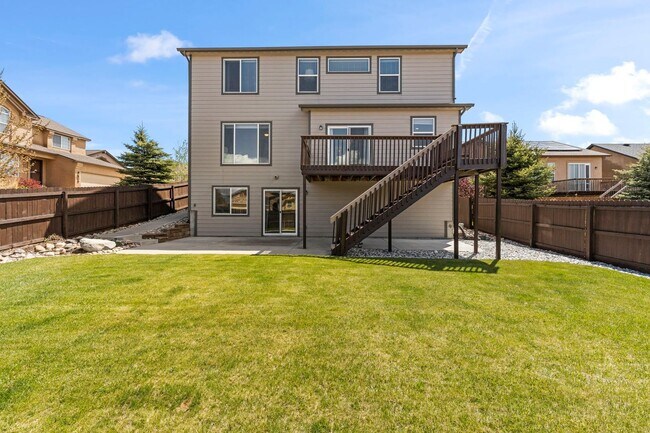 Building Photo - Evolve Real Estate: Meticulous and Luxurious 4 Bedroom + Office + Finished Basement on A Double C...