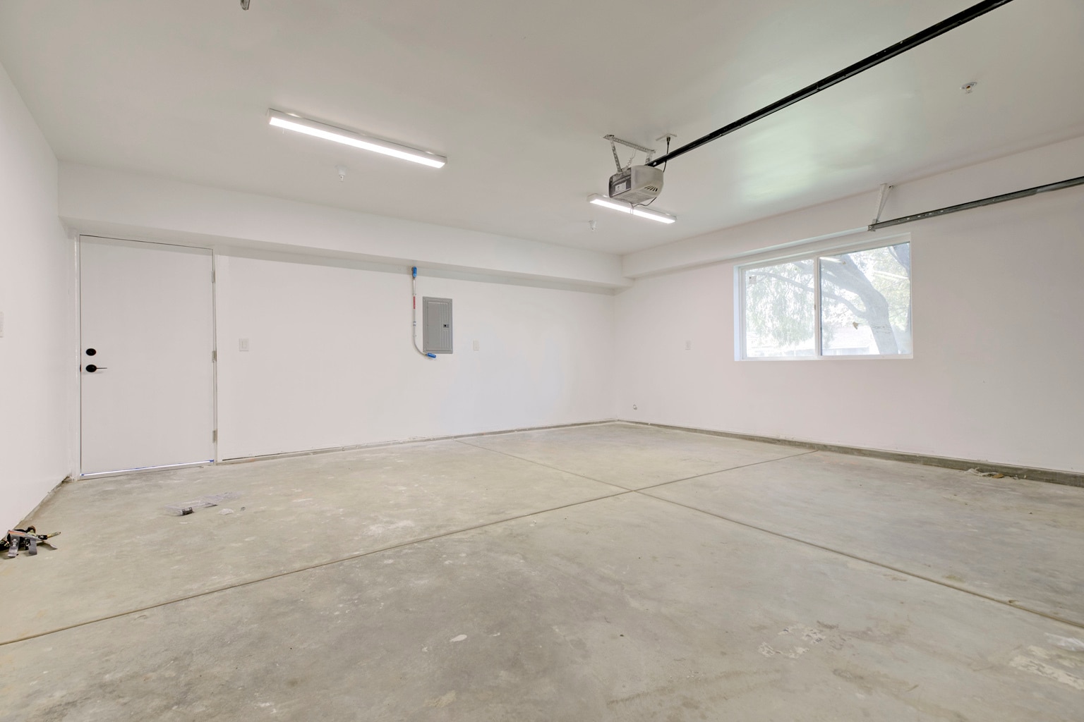 Building Photo - 5650 Cartwright Ave