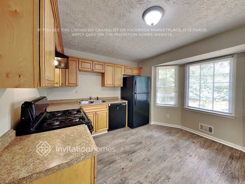 Building Photo - 1610 Windy Hill Pl SE
