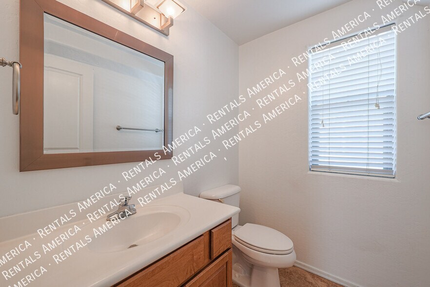 Building Photo - 591 S Buena Vista Ct