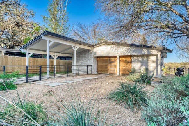 Building Photo - 5313 Downs Dr