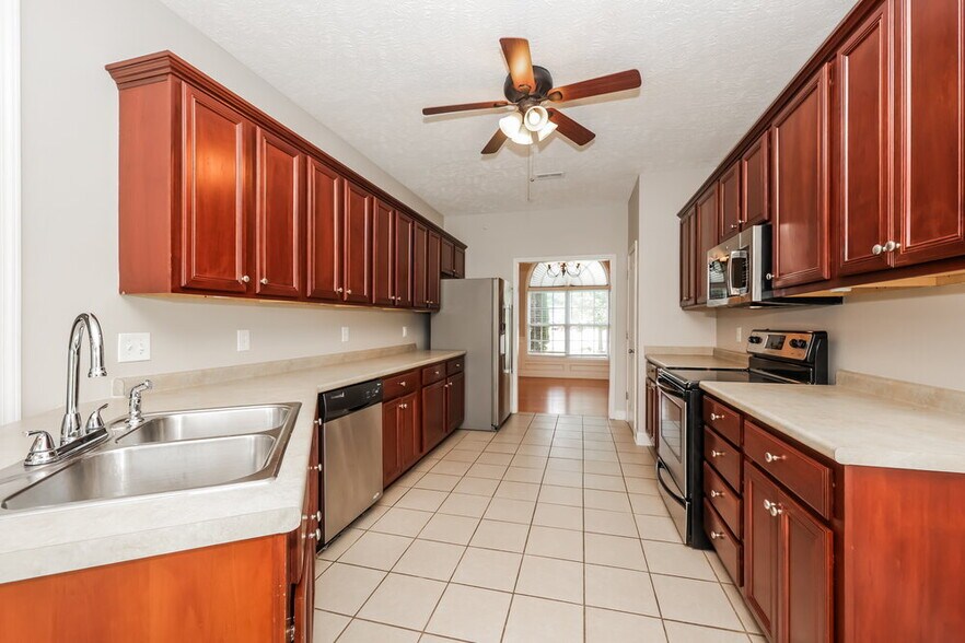 Building Photo - 114 Nick Price Dr