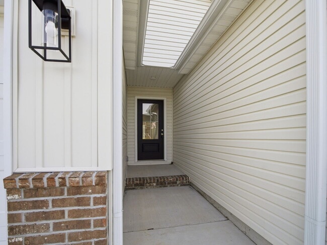 Building Photo - 784 Hoffman Hills Blvd