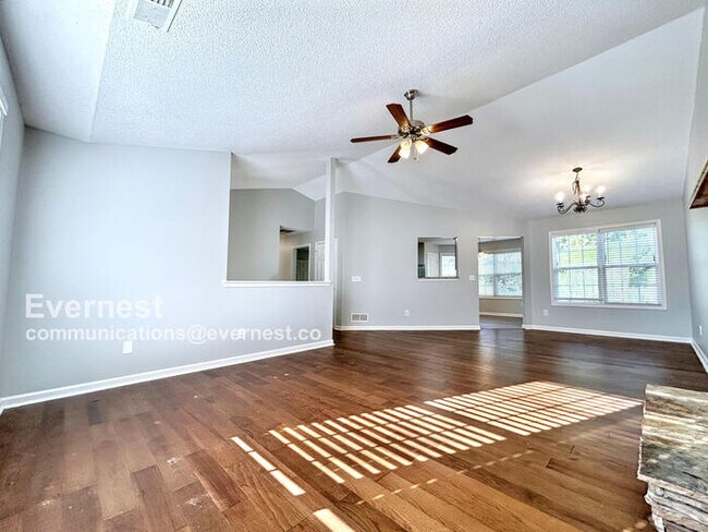 Building Photo - 619 Brooks Rd