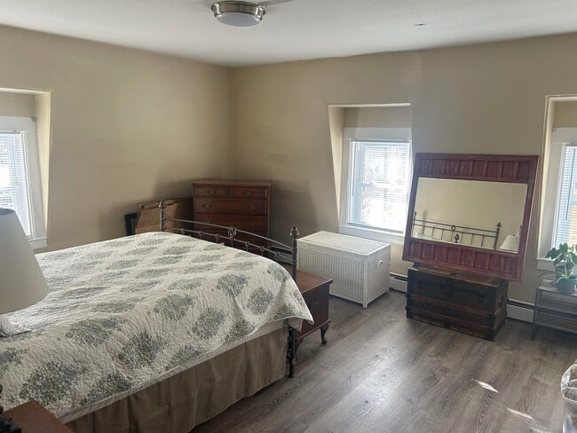 Building Photo - 35 Grove St