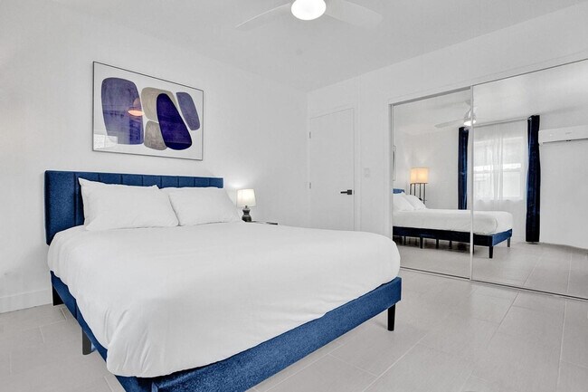 Building Photo - 208 SE 4th St