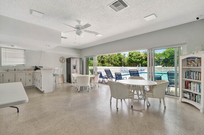 Building Photo - 911 Ocean Dr