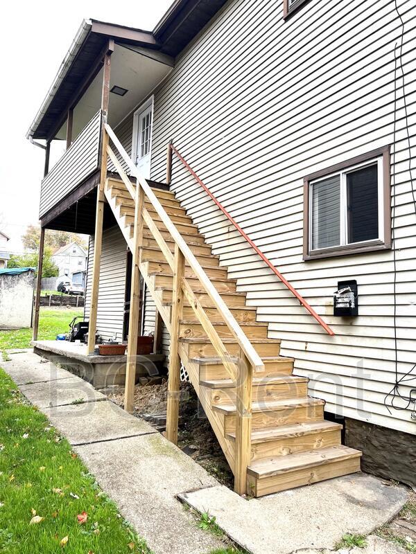 Building Photo - 526 Adams St