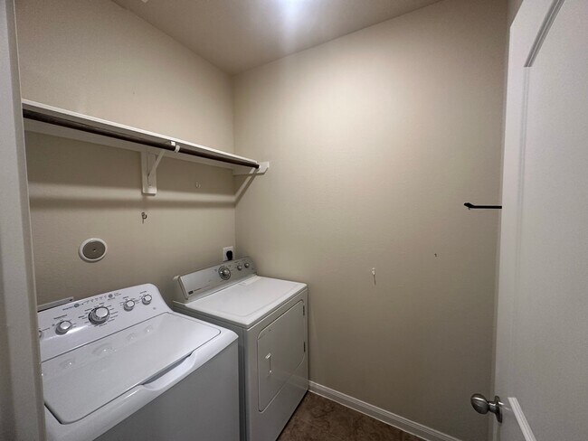 Building Photo - 482 Terra Vis Cir