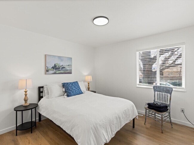 Building Photo - 4899 Sonata Dr