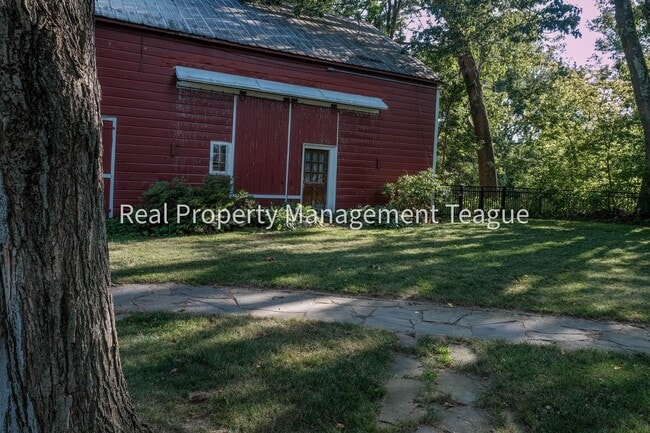 Building Photo - Dream home in Altamont