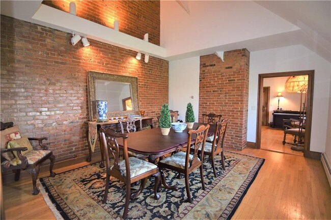 Building Photo - 61 Ledge Rd