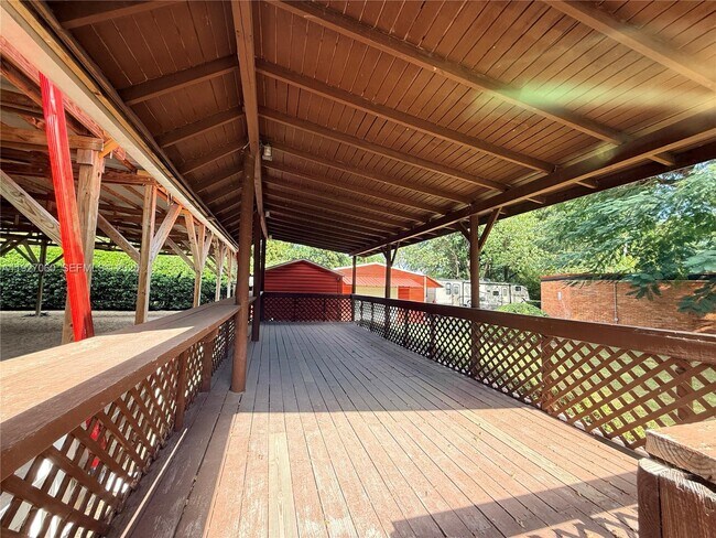 Building Photo - 5877 SW 123rd Ave