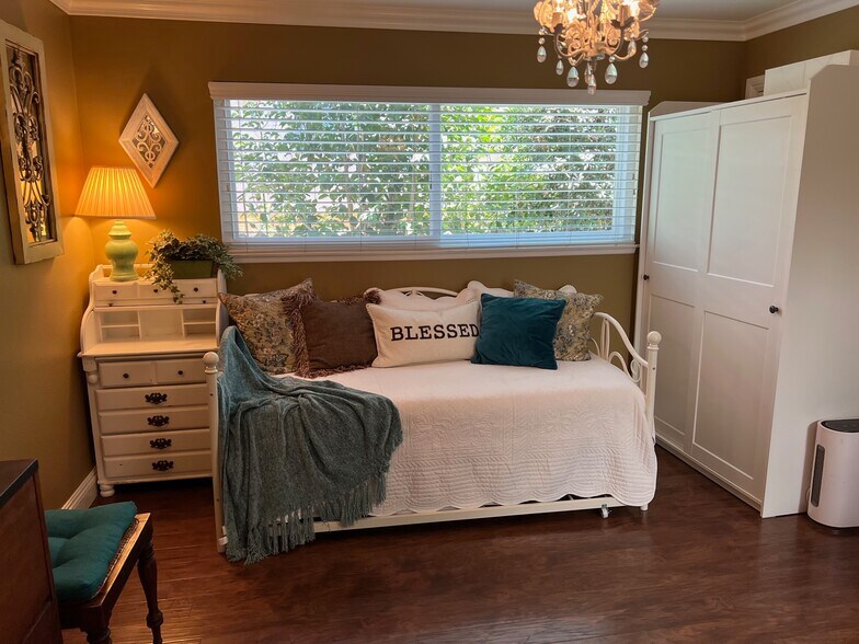 Building Photo - 8396 Visalia St