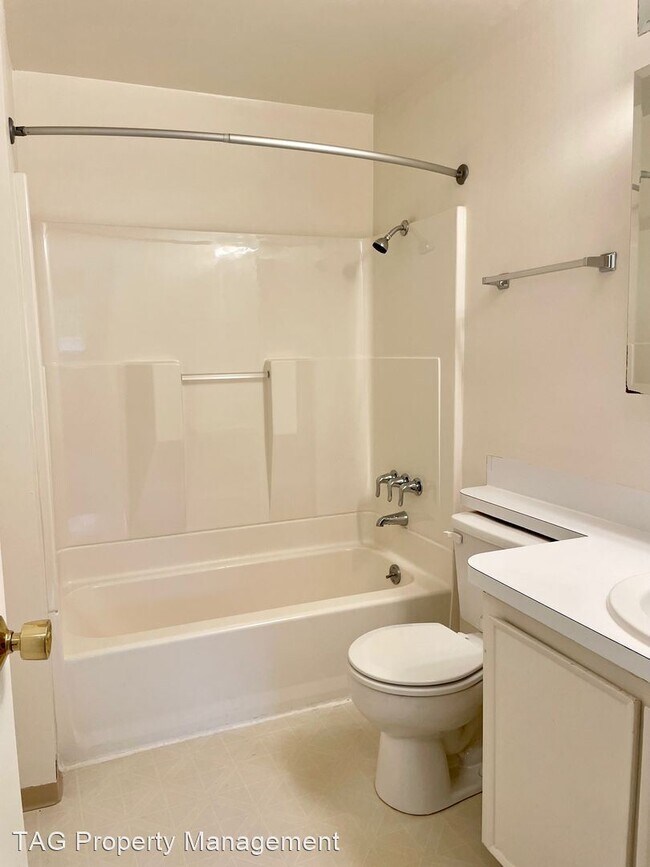 Building Photo - 3 br, 2 bath House - 14219 NE 75th St