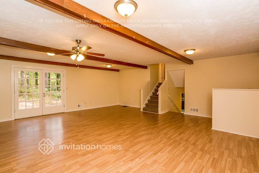 Building Photo - 3258 Village Glen Dr SW