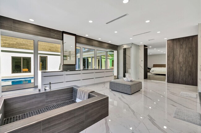 Building Photo - 7693 Steeplechase Dr