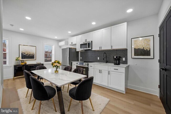 Building Photo - 1911 W Hunting Park Ave