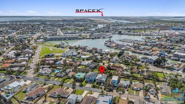 Building Photo - 813 N Shore Dr