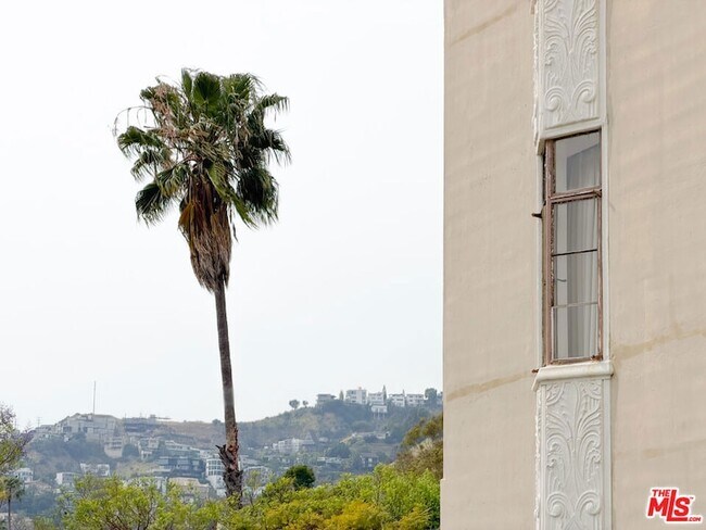 Building Photo - 1314 Hayworth Ave