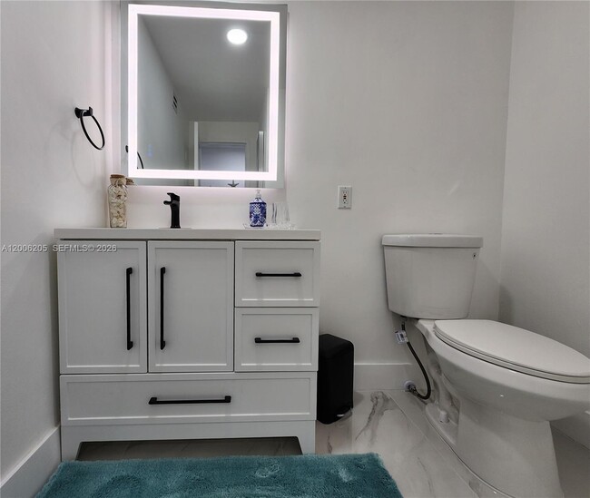 Building Photo - 3505 S Ocean Dr