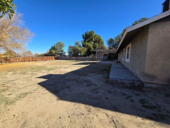 Building Photo - 16705 Sweetaire Ave