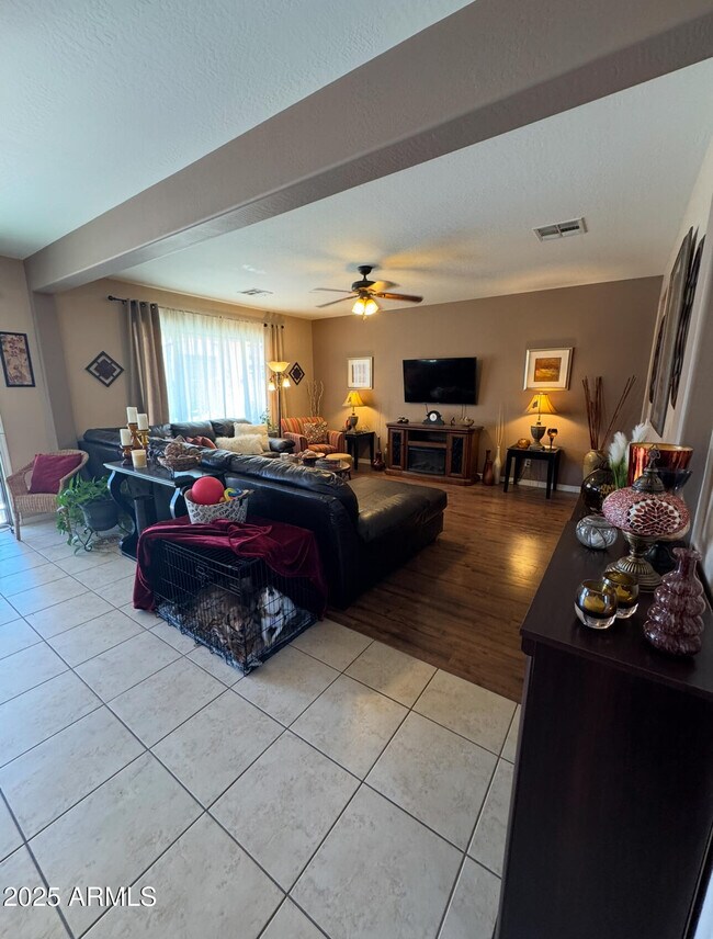 Building Photo - 40571 W Park Hill Dr