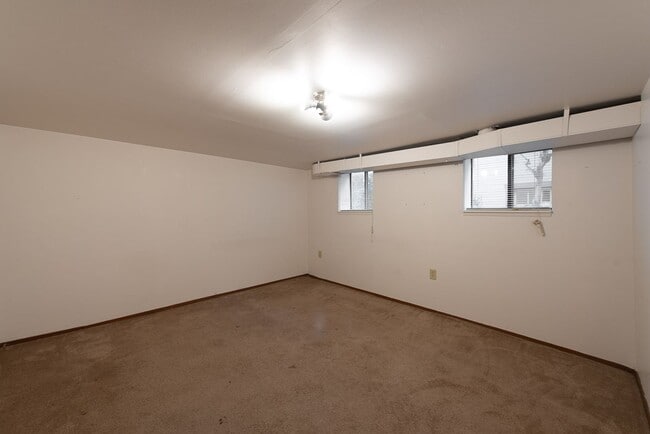 Building Photo - Beautiful 4 Bedroom Home Located on North Beacon Hill!