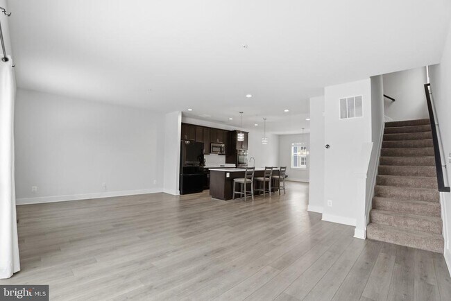 Building Photo - 610 Snapdragon Ct