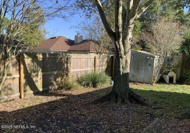 Building Photo - 1819 Ashmore Green Dr