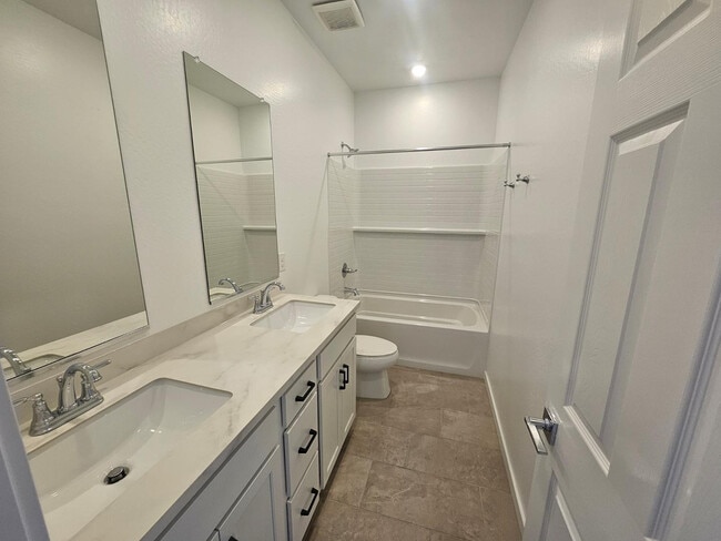 Building Photo - 548 Fremont Pass