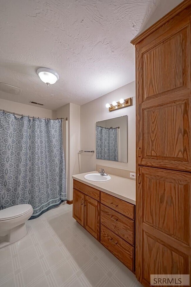 Building Photo - Sunnybrook