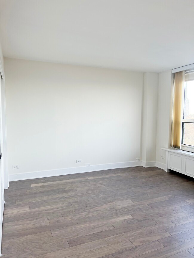 Building Photo - 1550 N Lake Shore Dr