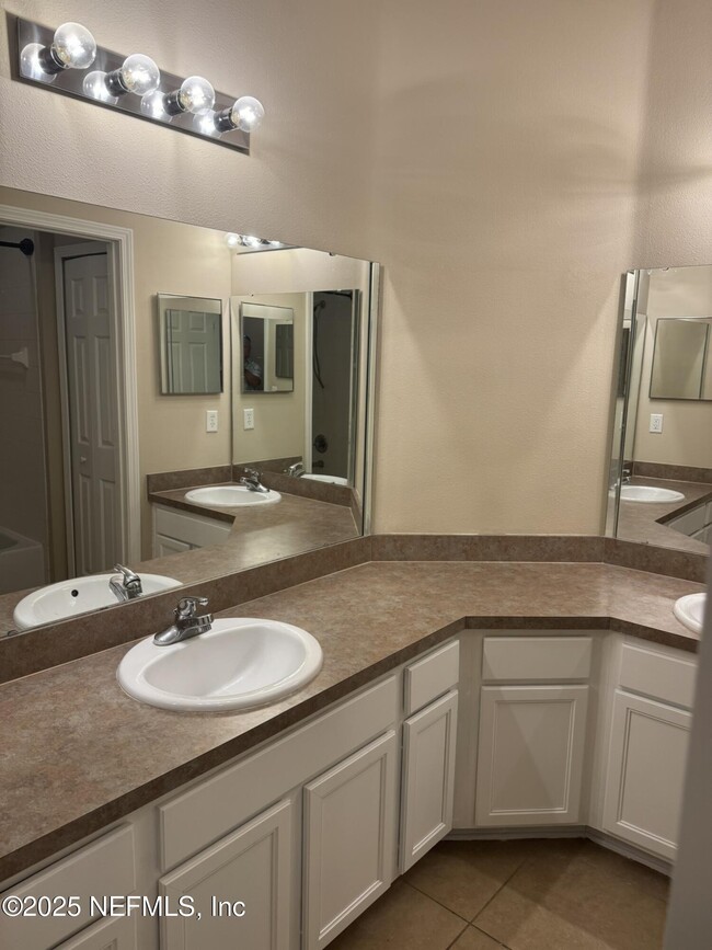 Building Photo - 95470 Sonoma Dr