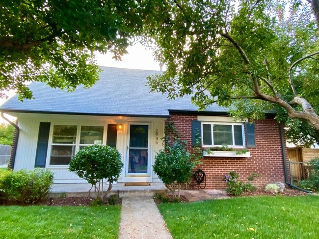 Primary Photo - 2945 S Vine St