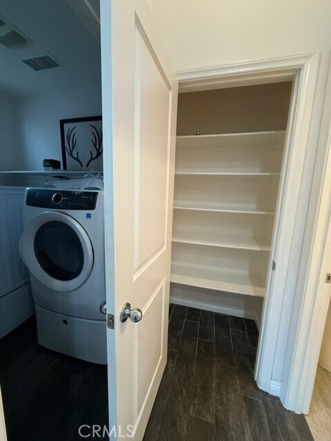 Building Photo - 422 W Rte 66