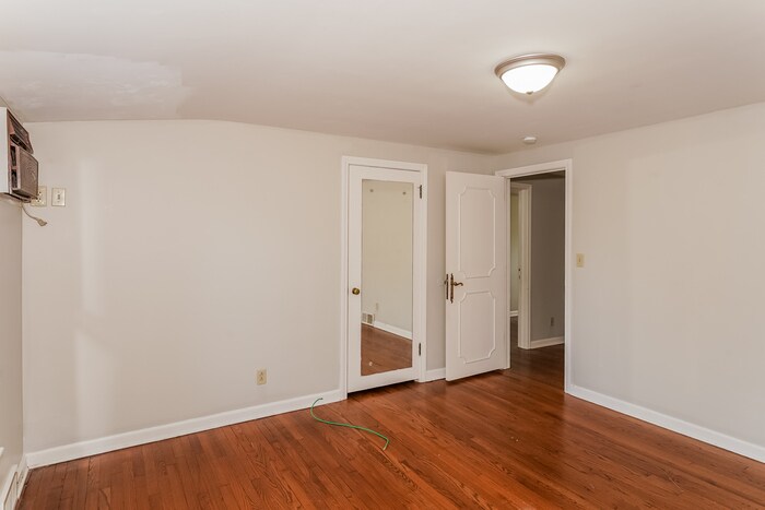 Building Photo - 2343 Ridgewood Rd