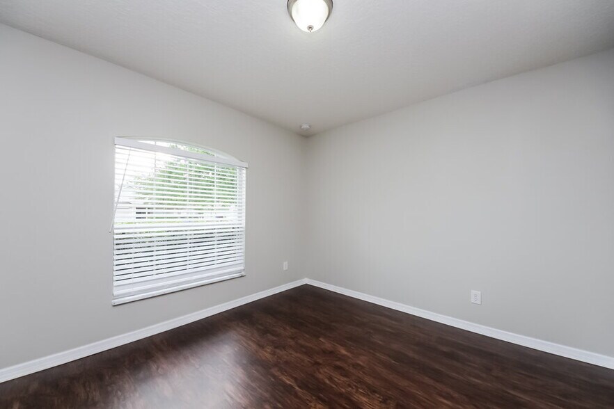 Building Photo - 3623 Doe Run Dr