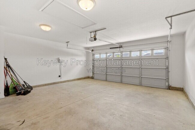 Building Photo - 221 Ducal St